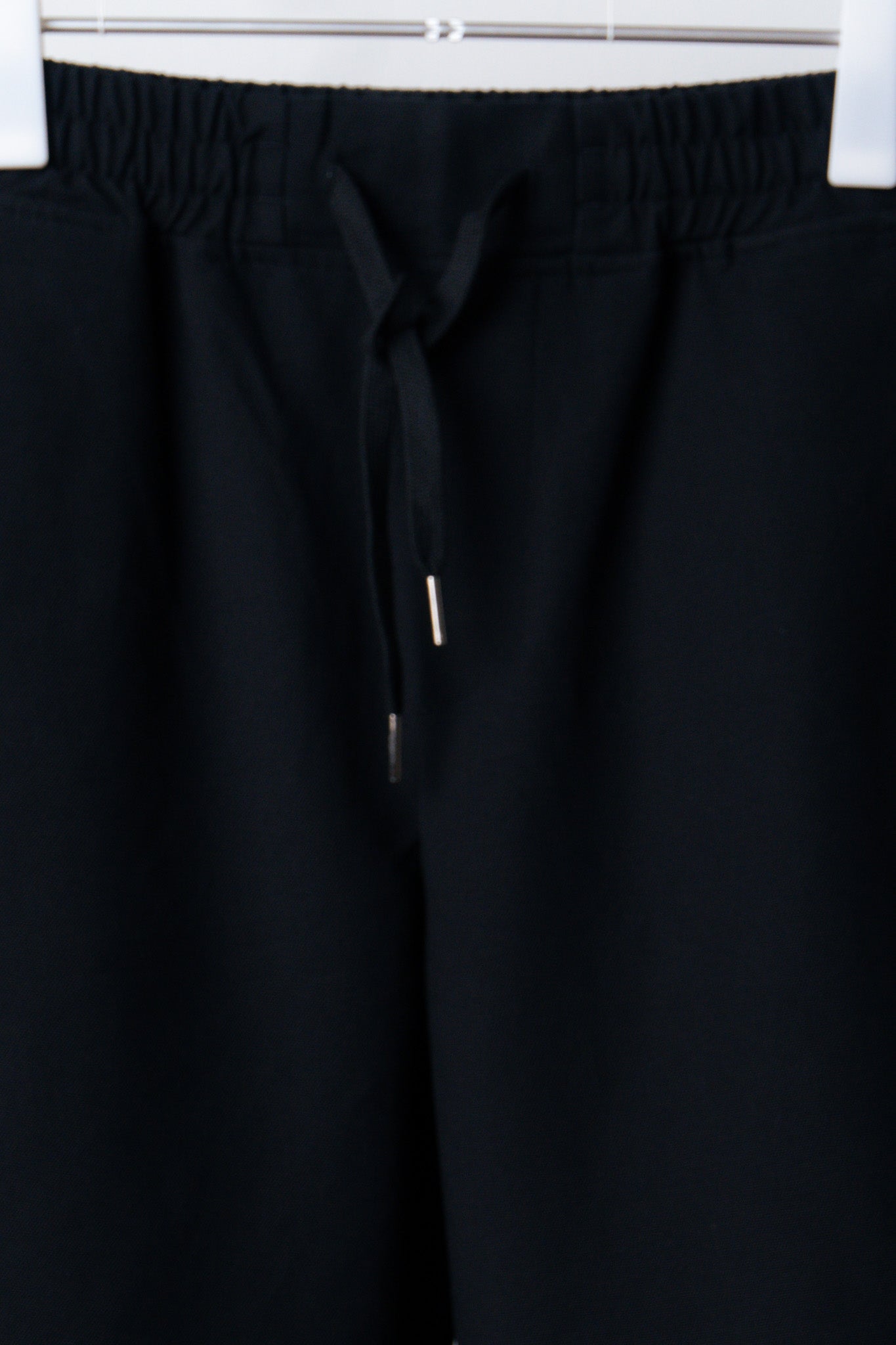 sw1 straight-leg relaxed twill trousers [ink black]