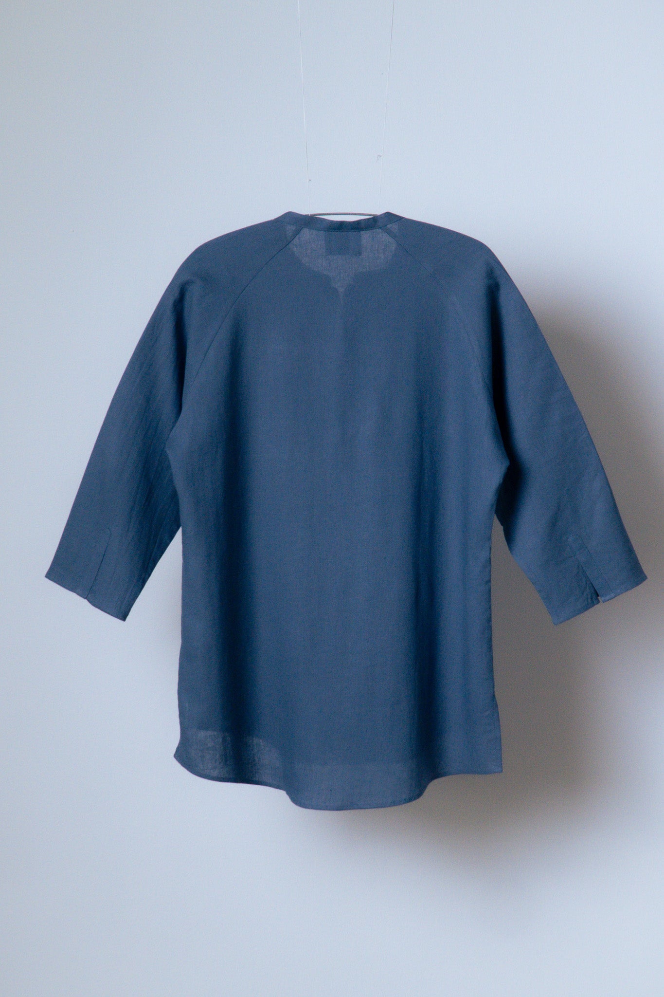 sw1 linen raglan henley [mosaic blue]