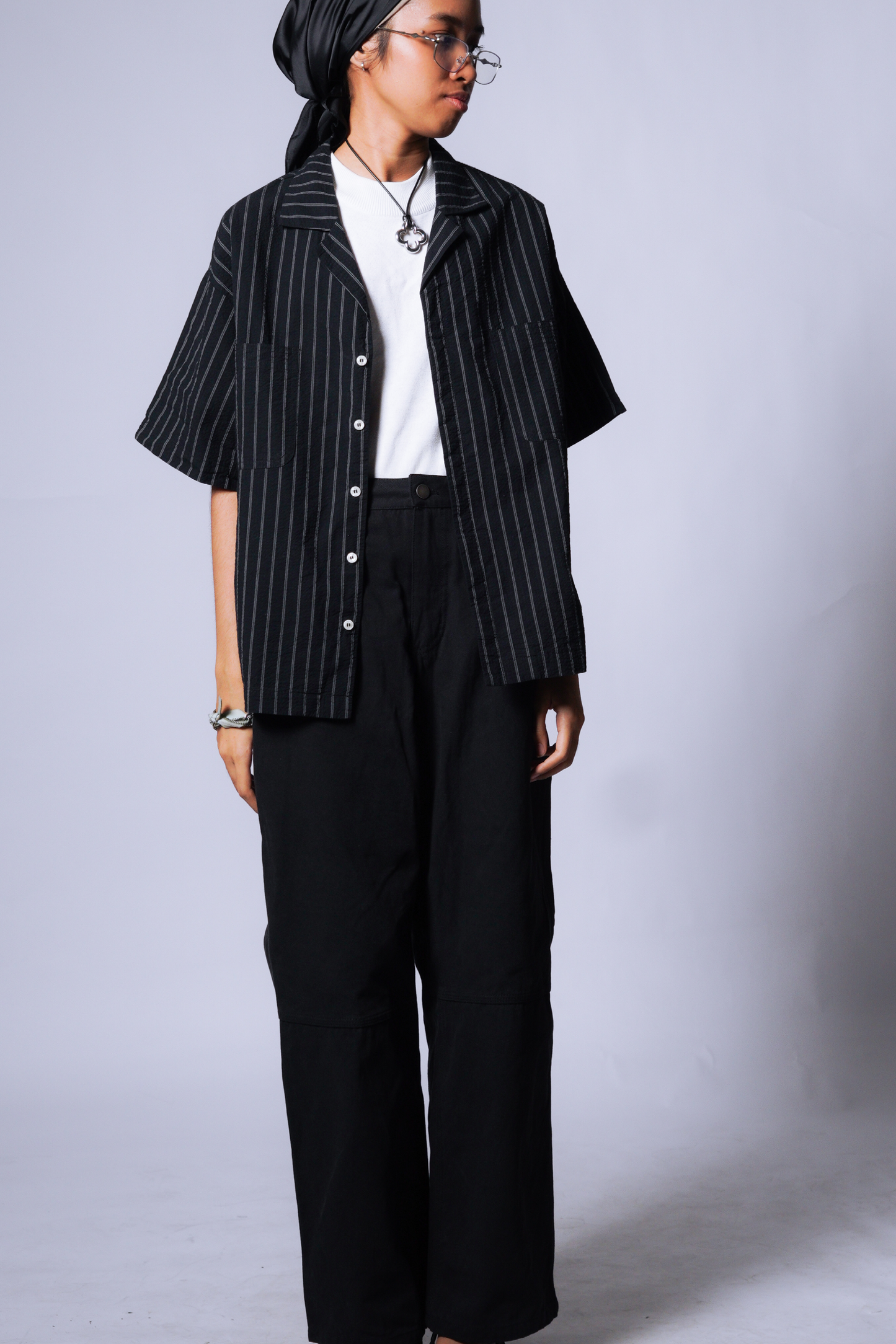 embroidered short-sleeve bowling shirt [seersucker black].
