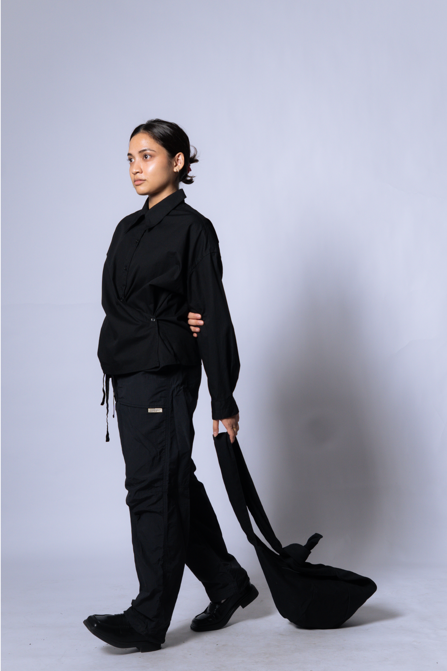 knotted crossbody canvas bag 9L [ink black]