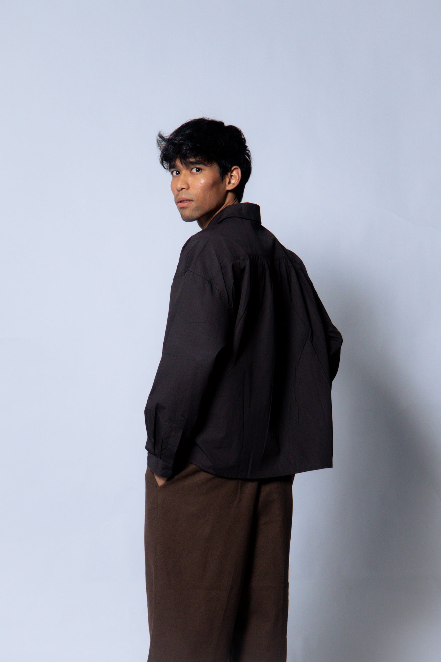 twisted shirt [sable brown poplin]