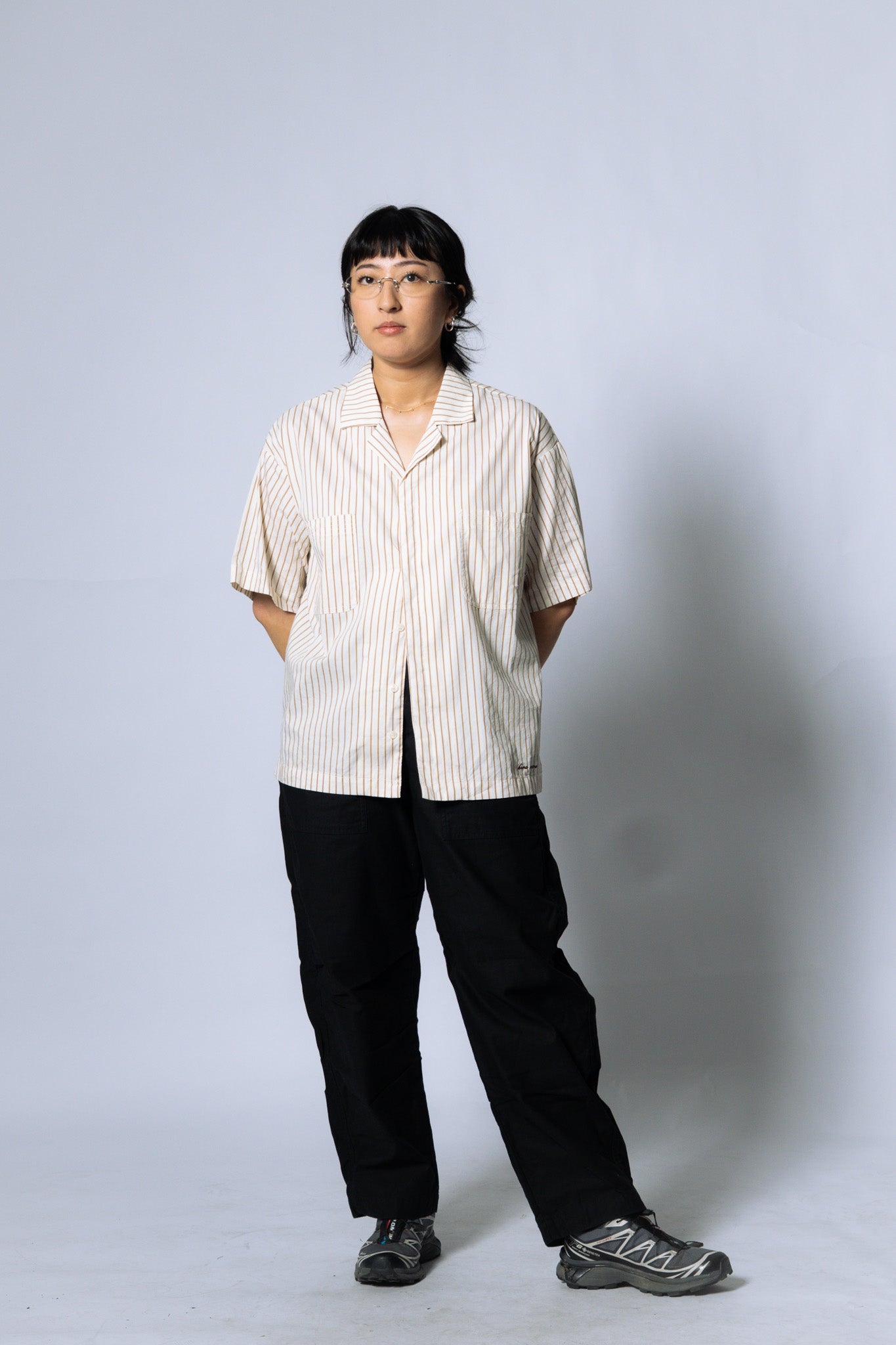embroidered short-sleeve bowling shirt [pinstripe beige]