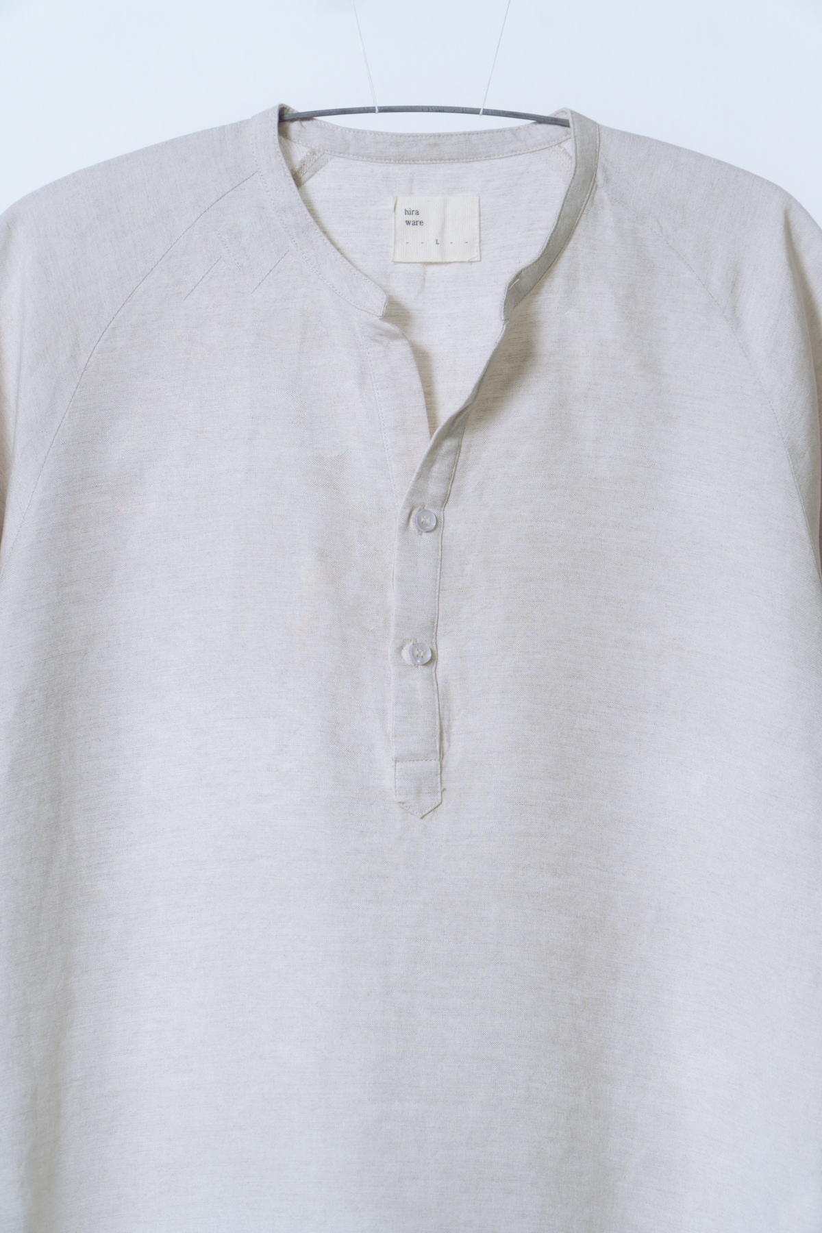 sw1 linen raglan henley [sand off-white]