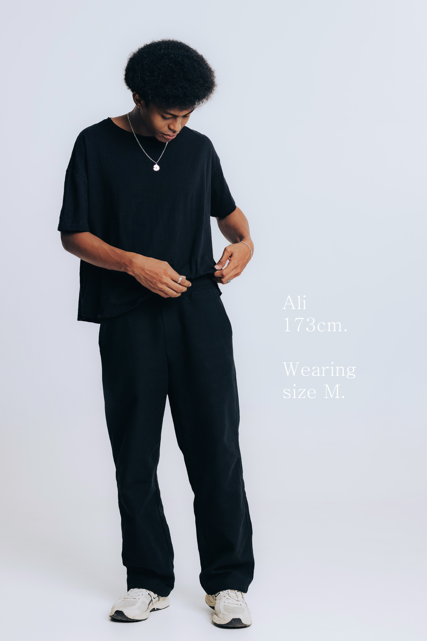 sw1 straight-leg relaxed twill trousers [ink black]